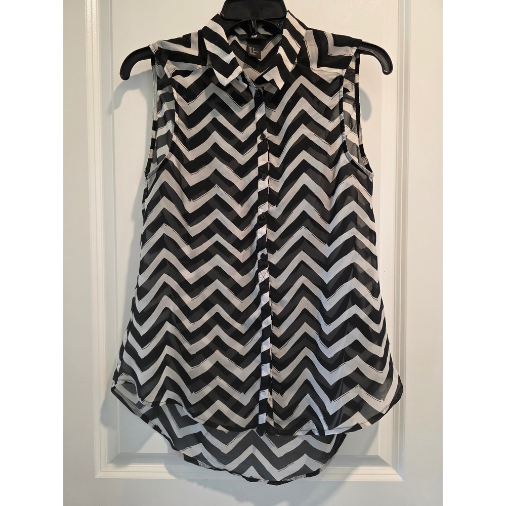 Women sz6 H&M Sleeveless Button Down Blouse Black White Chevron Zig Zag High Low
